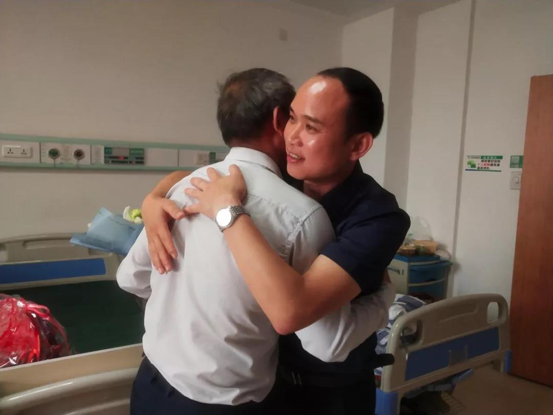 真情關(guān)懷，慰問員工丨老羅，愿您早日康復(fù)！