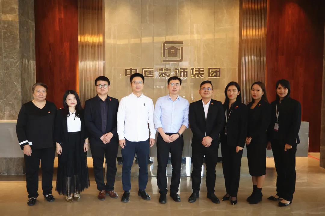 兩新黨建丨青秀區(qū)組織部、兩新組織黨工委領(lǐng)導(dǎo)到集團(tuán)調(diào)研并指導(dǎo)黨建工作